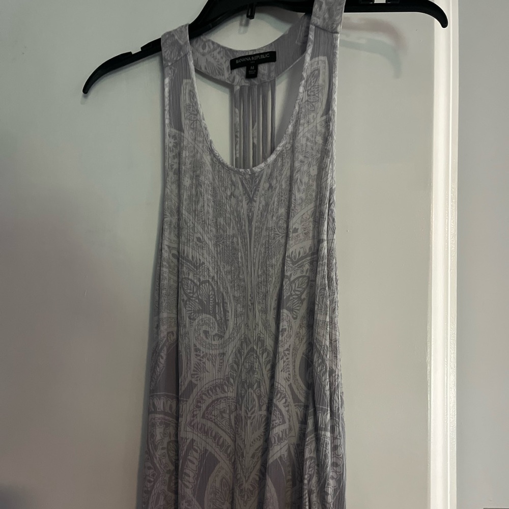 Medium Razor Back Banana Republic Top - Picture 2 of 2
